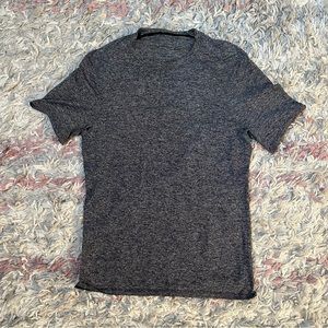 Lululemon men’s charcoal marled gray t-shirt S